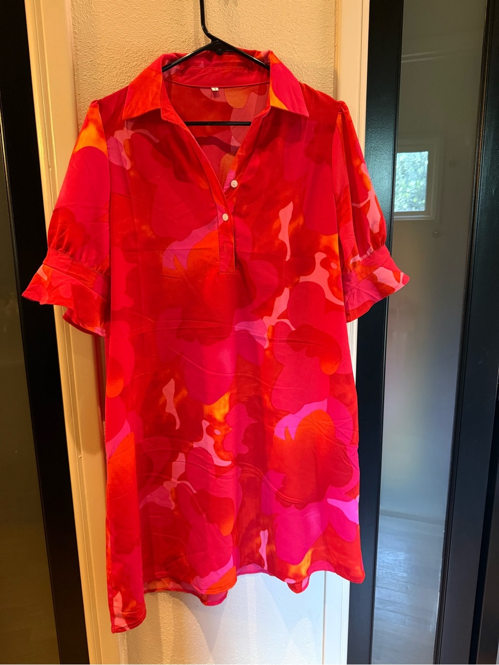 Source Unknown Vibrant Red and Pink Floral Popover Tunic